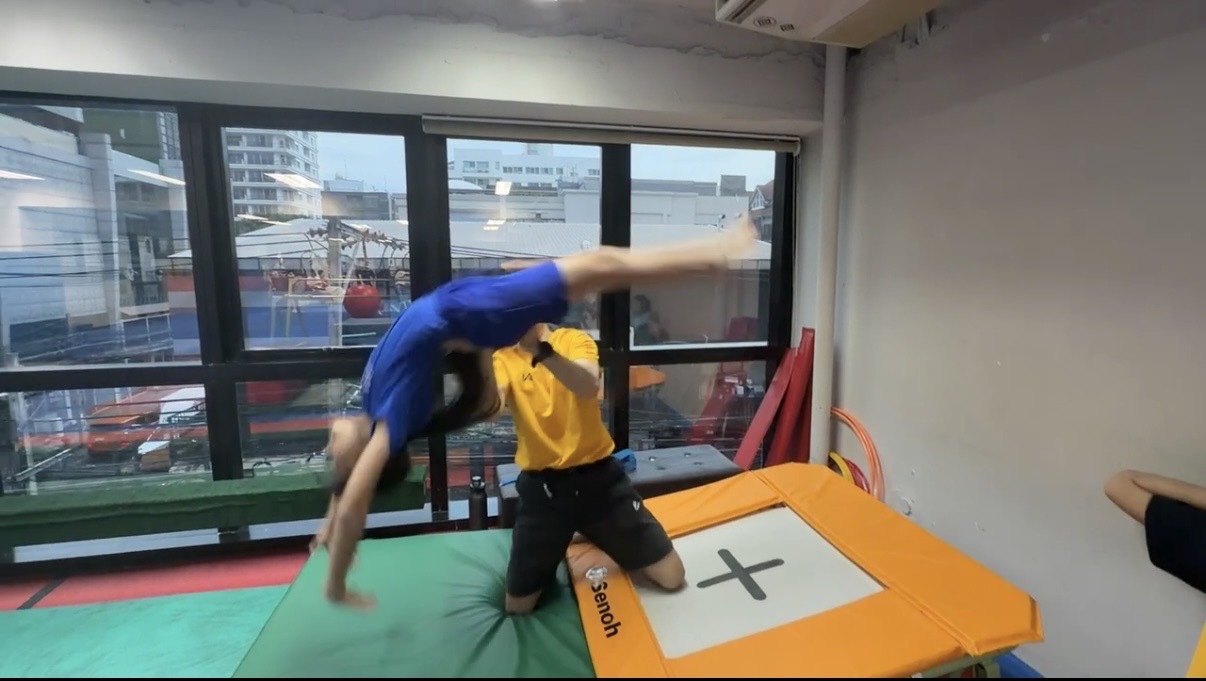 INFINITO gymnastics acrobat training